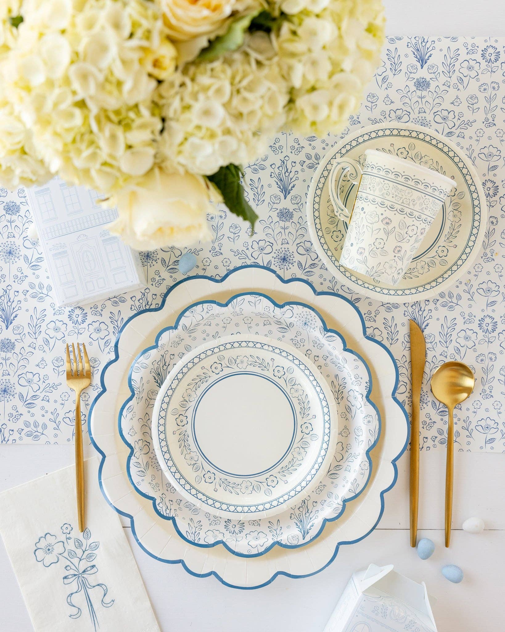 Pembroke Cream with Blue Edge Paper Plate