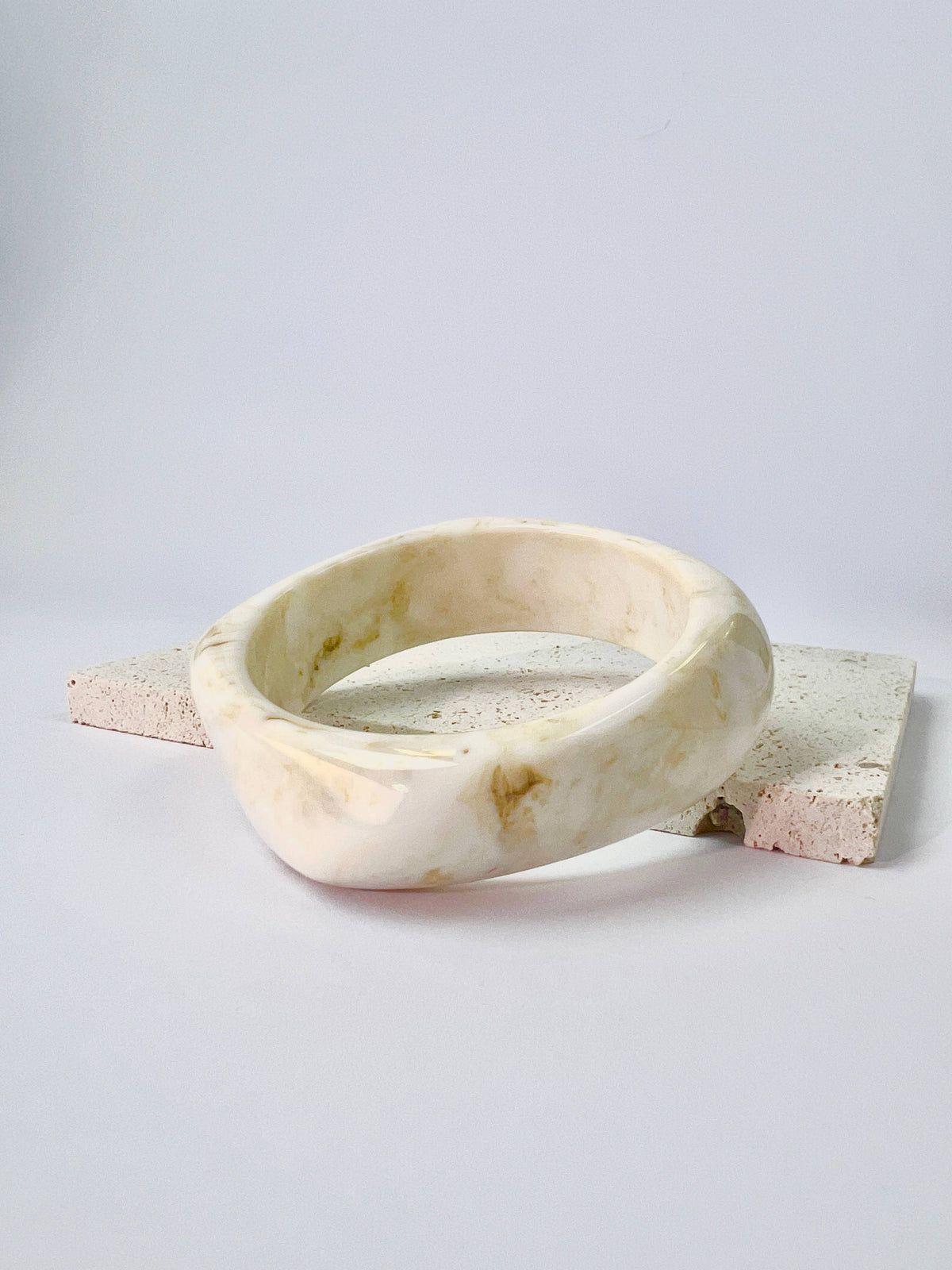 Marble-effect resin bangle bracelet