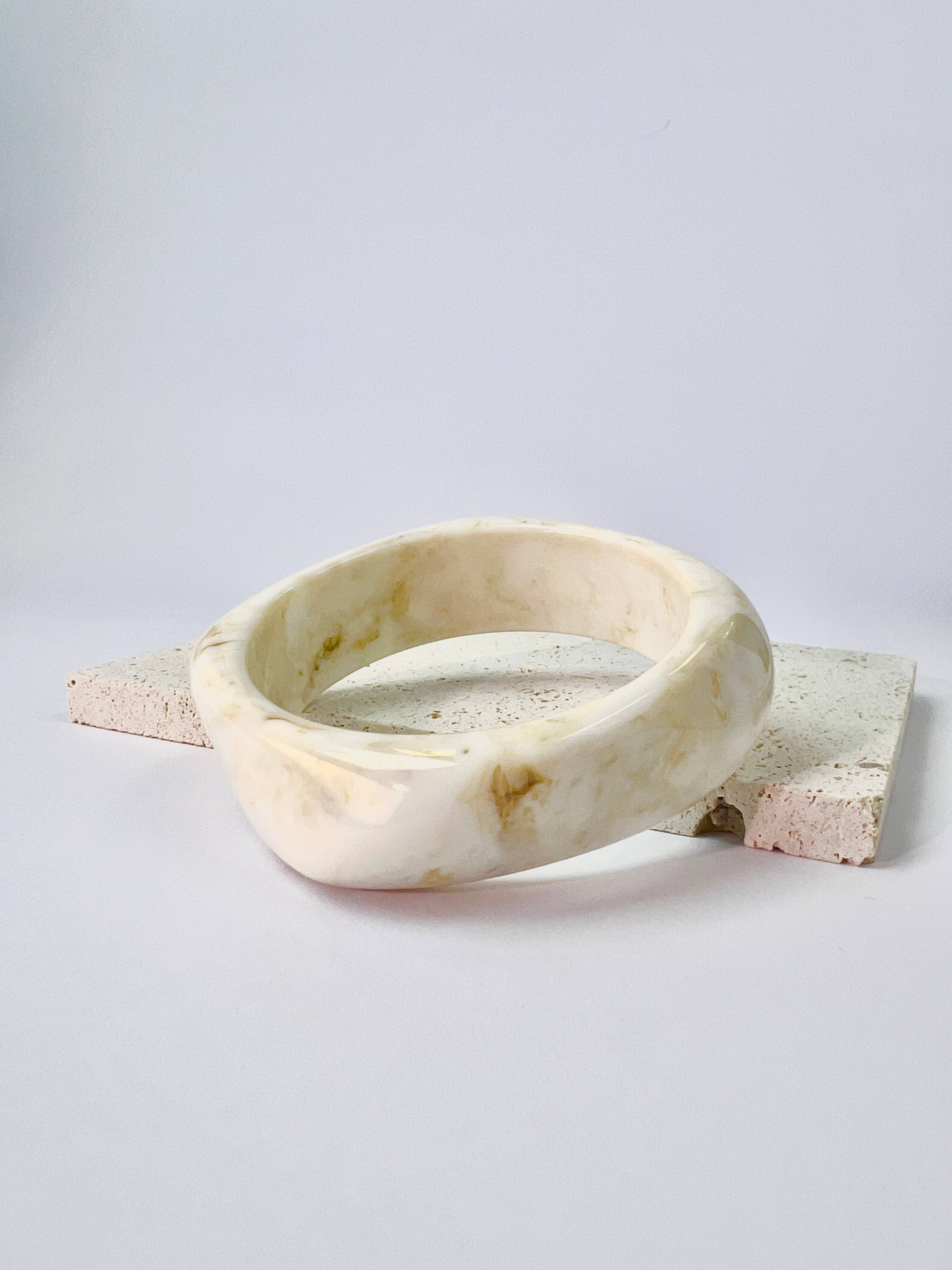 Marble-effect resin bangle bracelet
