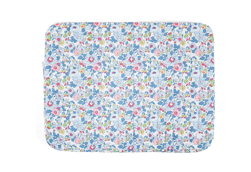 TRVL Quilted Laptop Sleeve