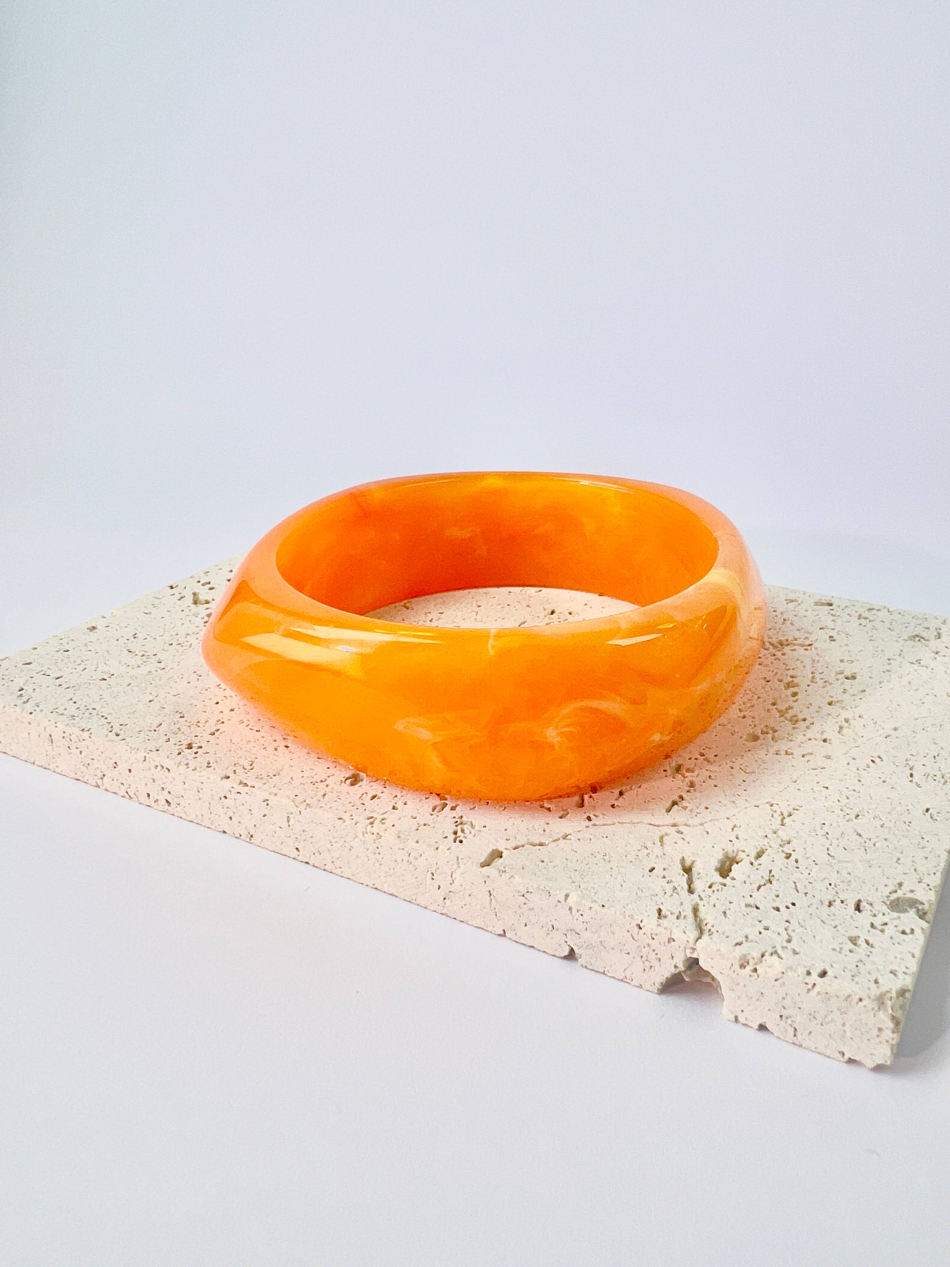Marble-effect resin bangle bracelet