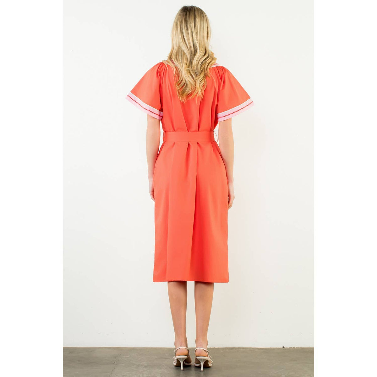 Short Sleeve Trimmed V-Neck Belted Dress