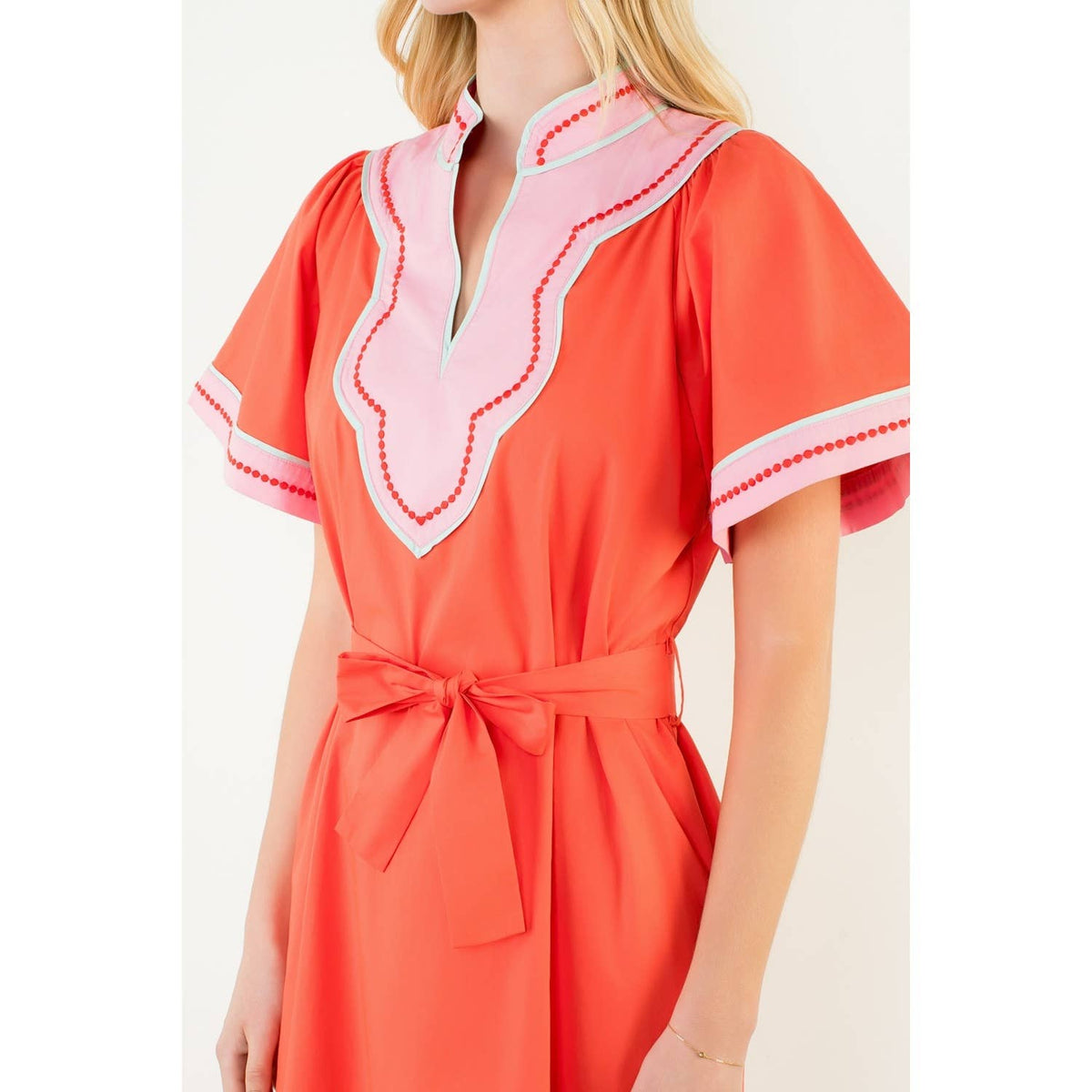 Short Sleeve Trimmed V-Neck Belted Dress