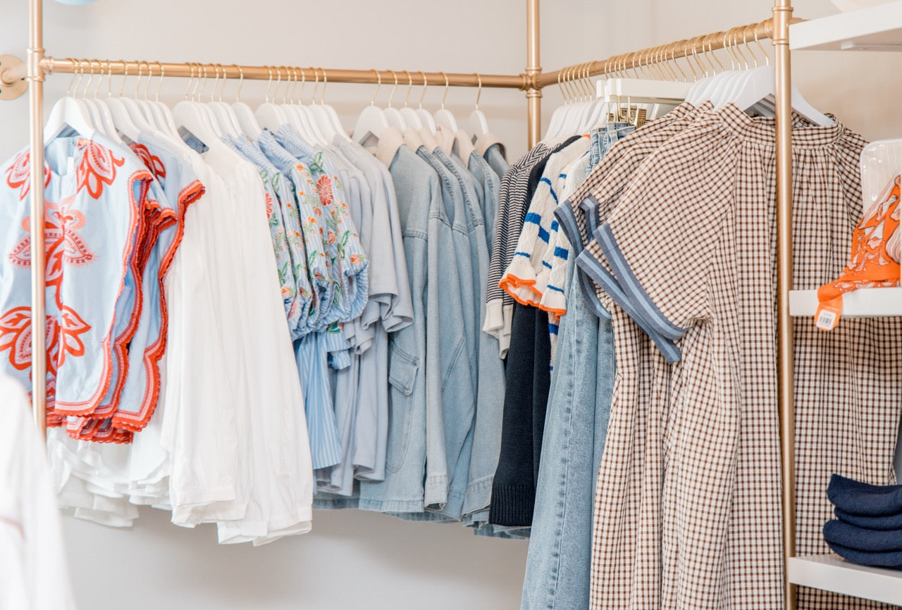 APPAREL & ACCESSORIES