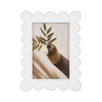 Decorative Scalloped Edge White Photo Frame