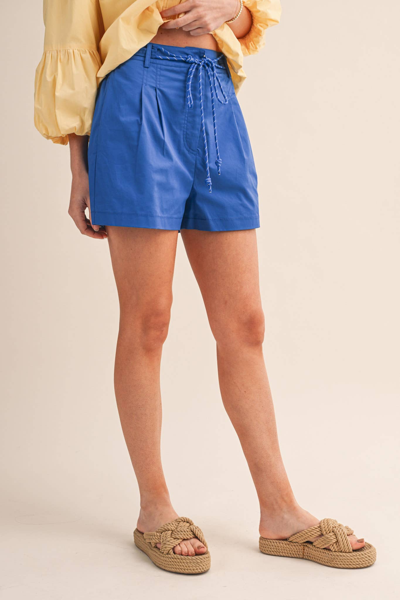 Rope Trim Belt Pleated Shorts