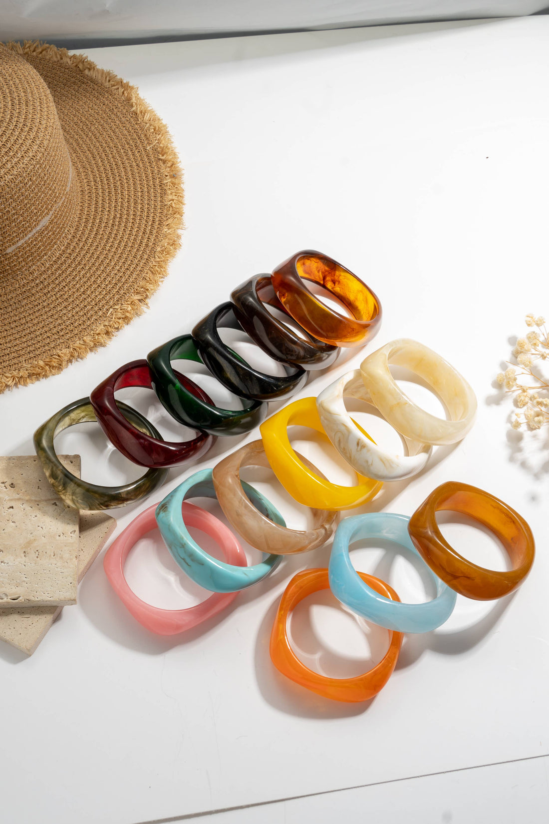 Marble-effect resin bangle bracelet
