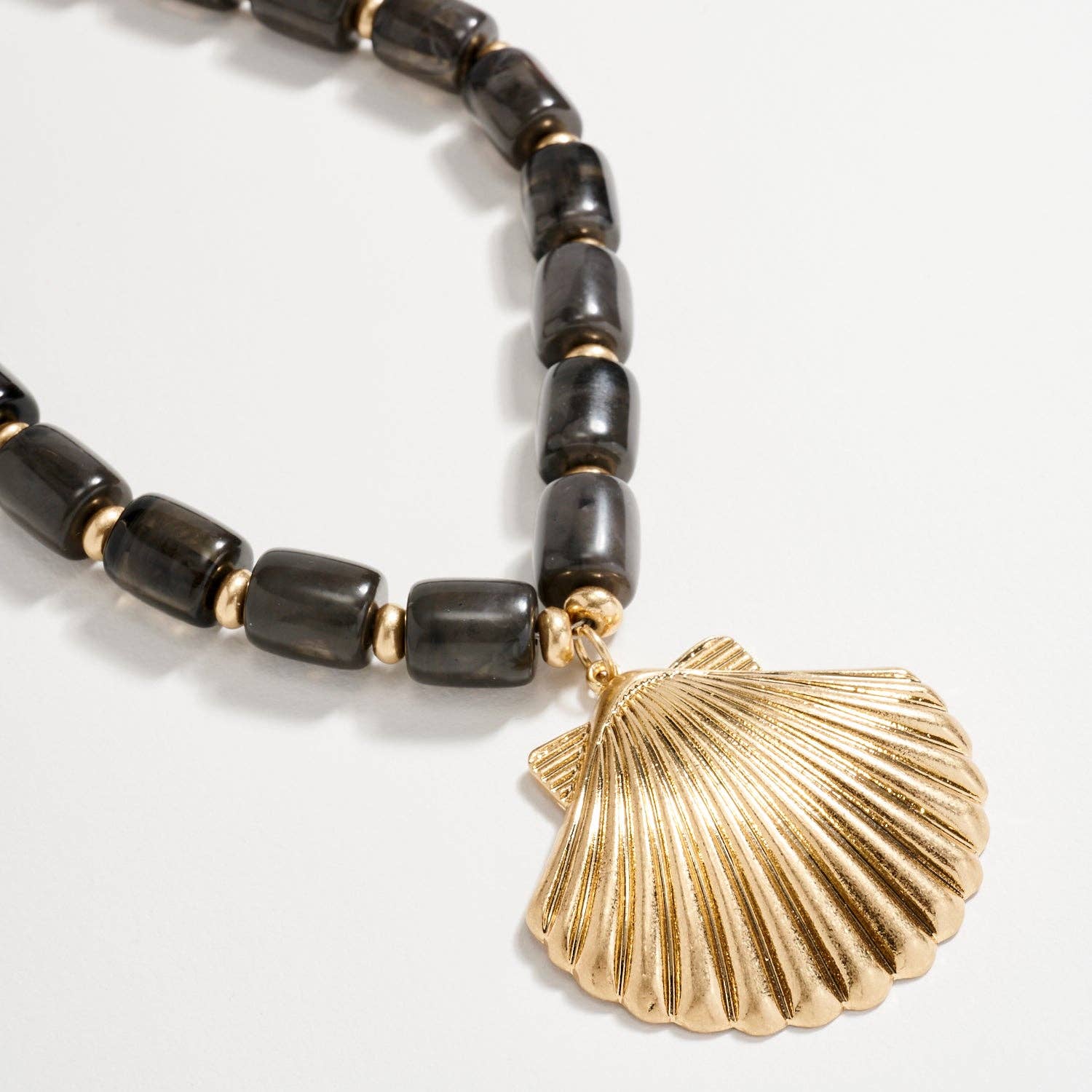 Gold Seashell Pendant Beaded Necklace