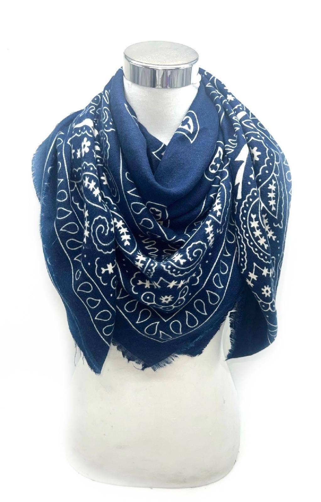 Large square scarf with bandana pattern