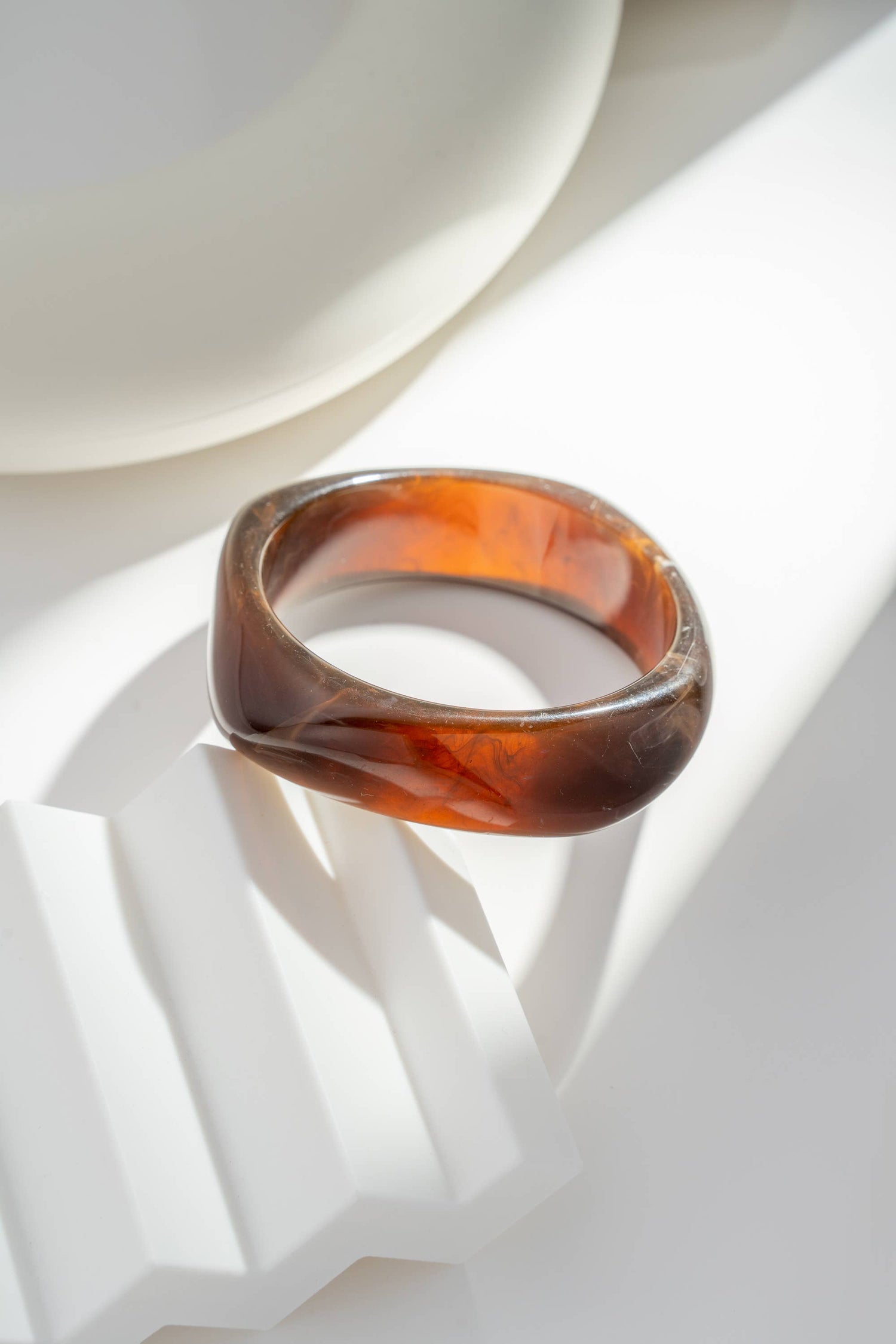Marble-effect resin bangle bracelet