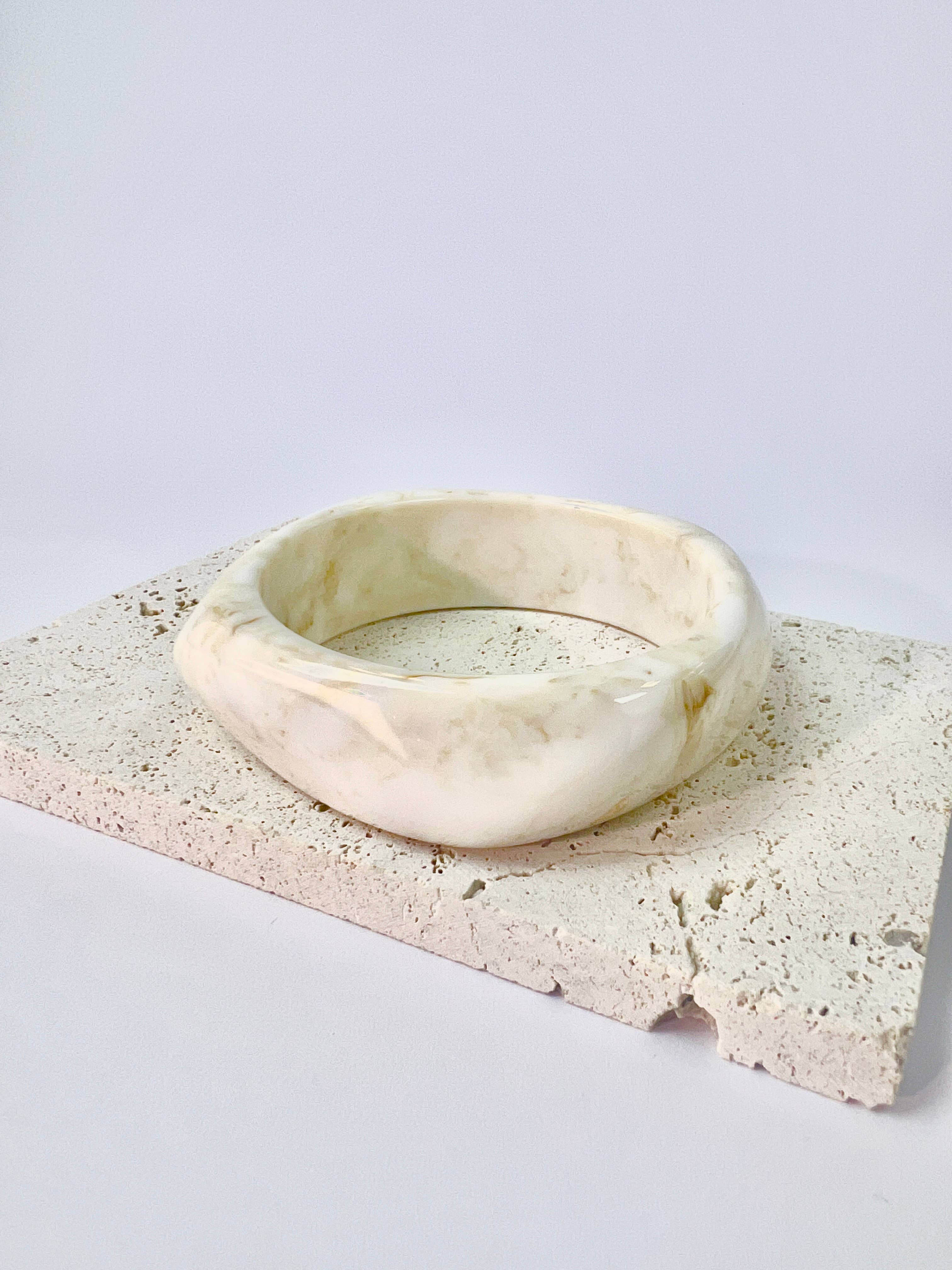 Marble-effect resin bangle bracelet