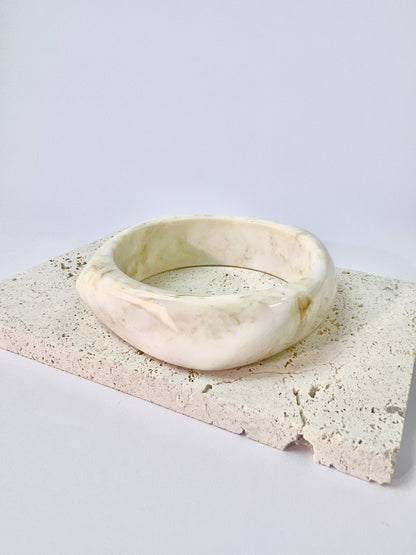 Marble-effect resin bangle bracelet