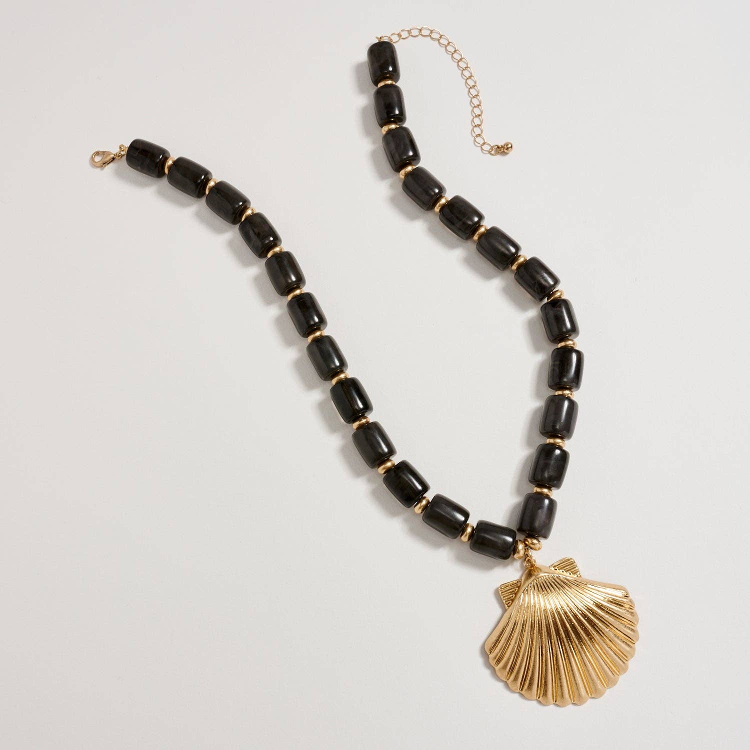 Gold Seashell Pendant Beaded Necklace