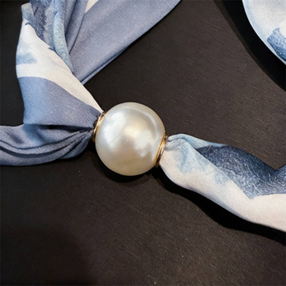 Pearl Magnetic Skinny Silk Neck Scarf