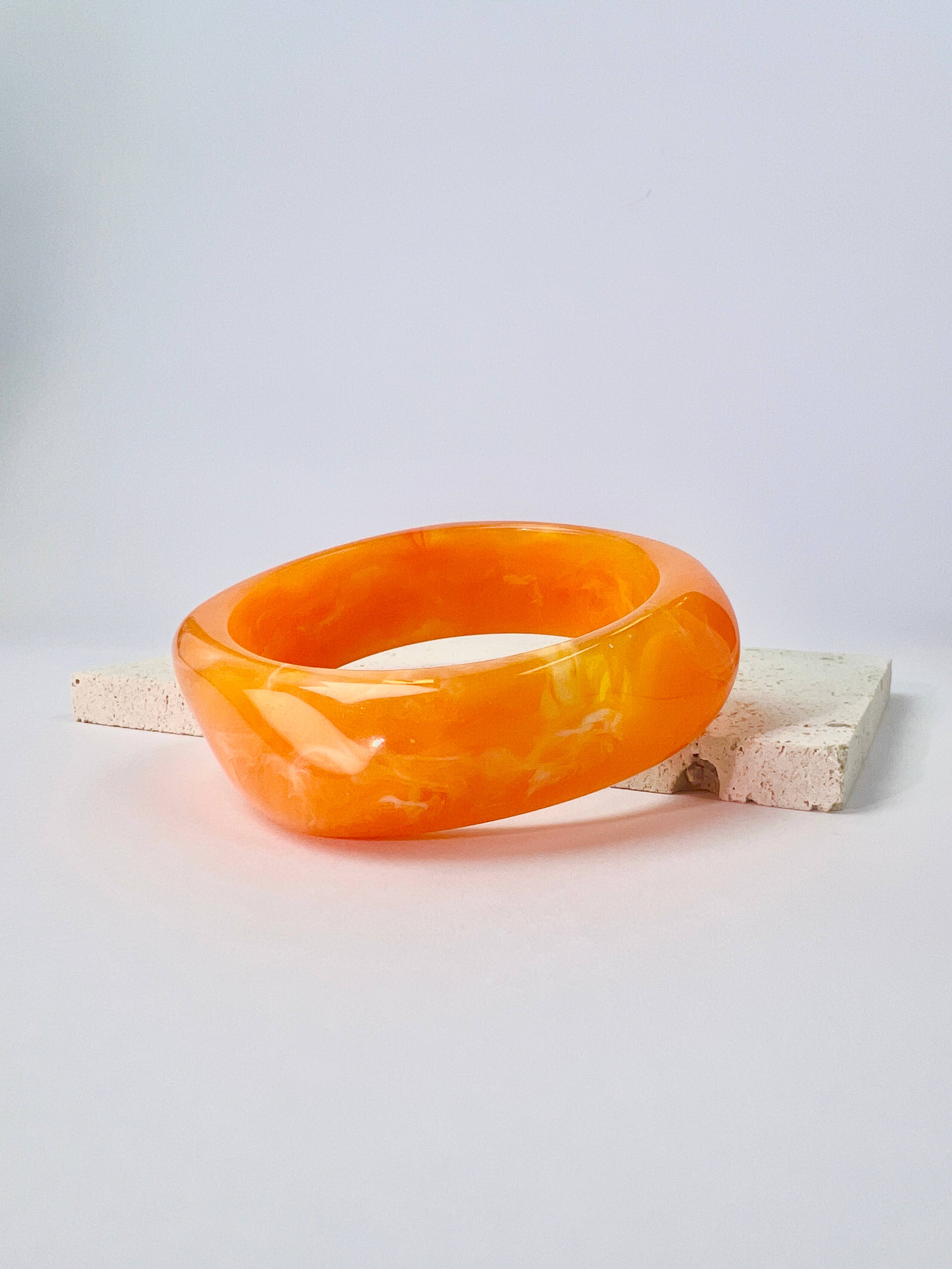 Marble-effect resin bangle bracelet