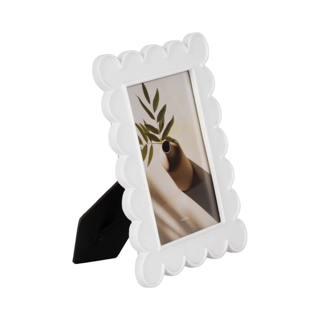 Decorative Scalloped Edge White Photo Frame