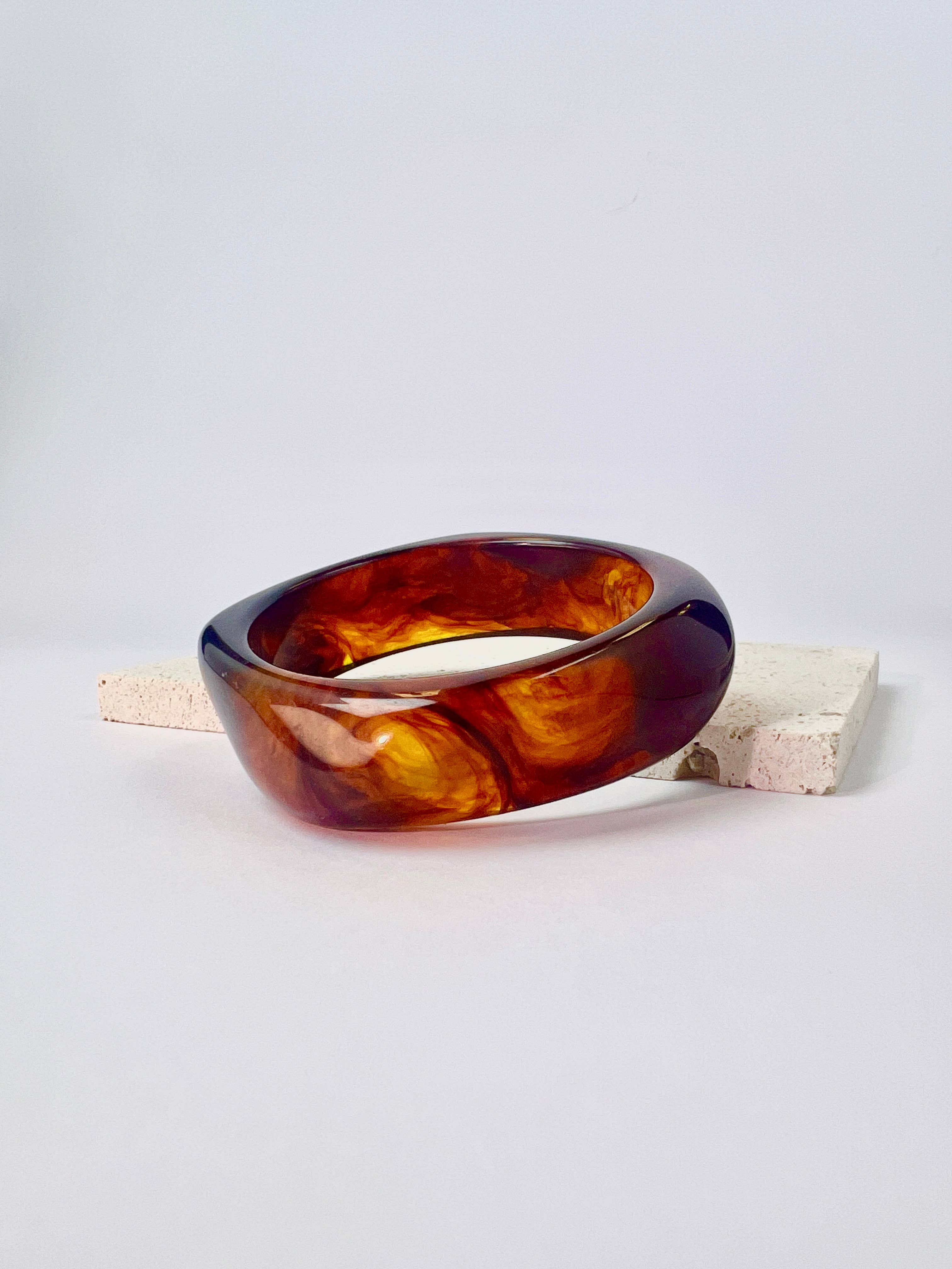 Marble-effect resin bangle bracelet