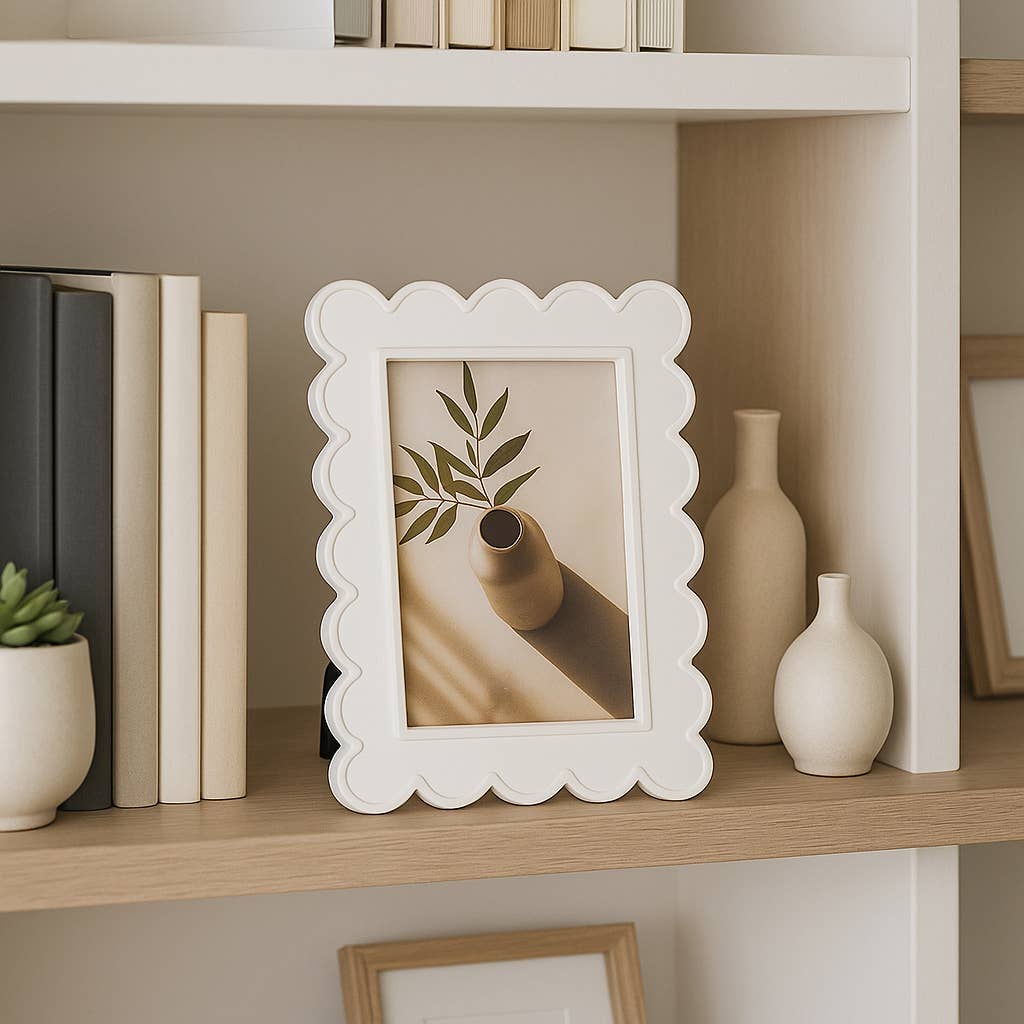 Decorative Scalloped Edge White Photo Frame