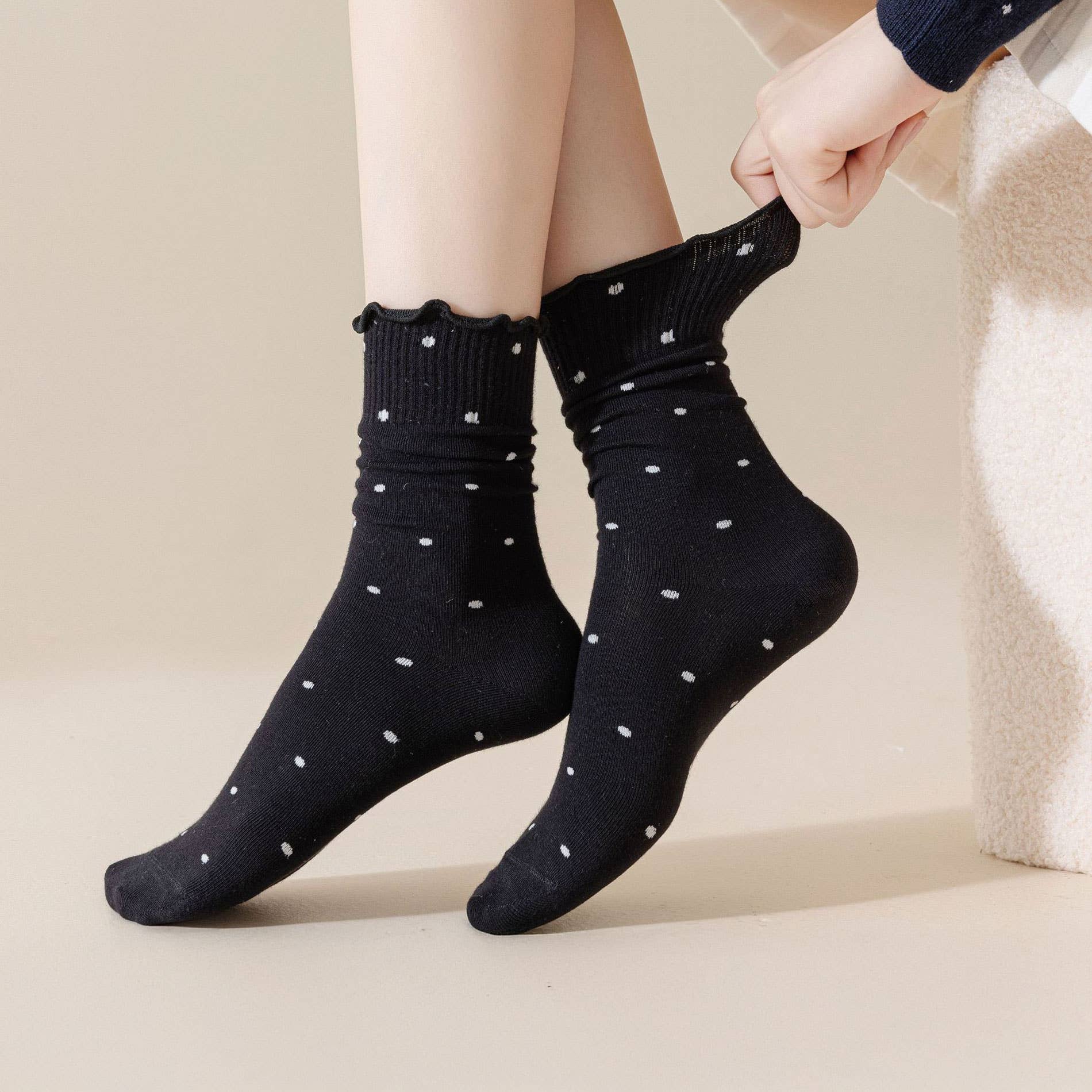 Polka Dot Pattern Ruffle Crew Socks For Womens