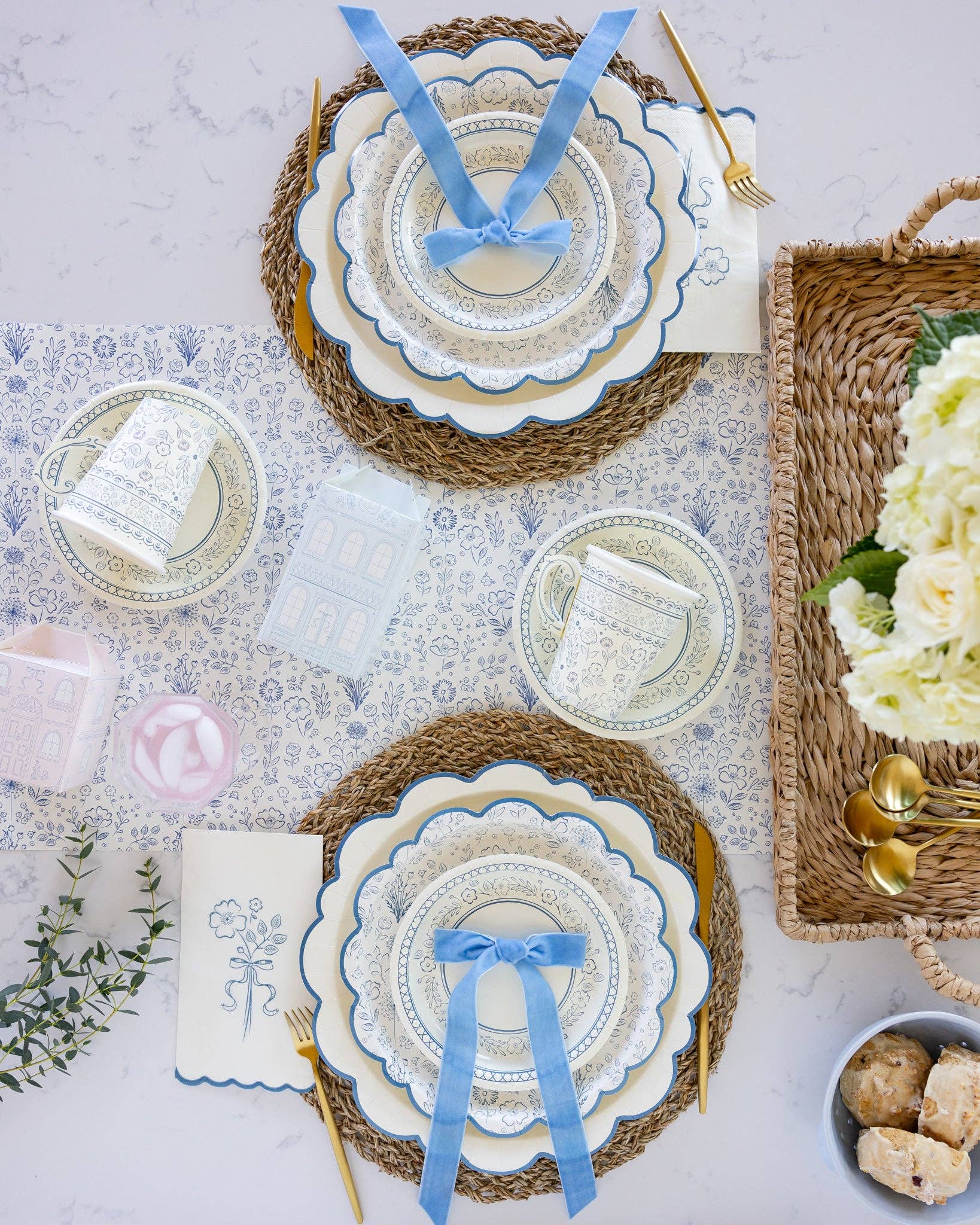 Pembroke Cream with Blue Edge Paper Plate
