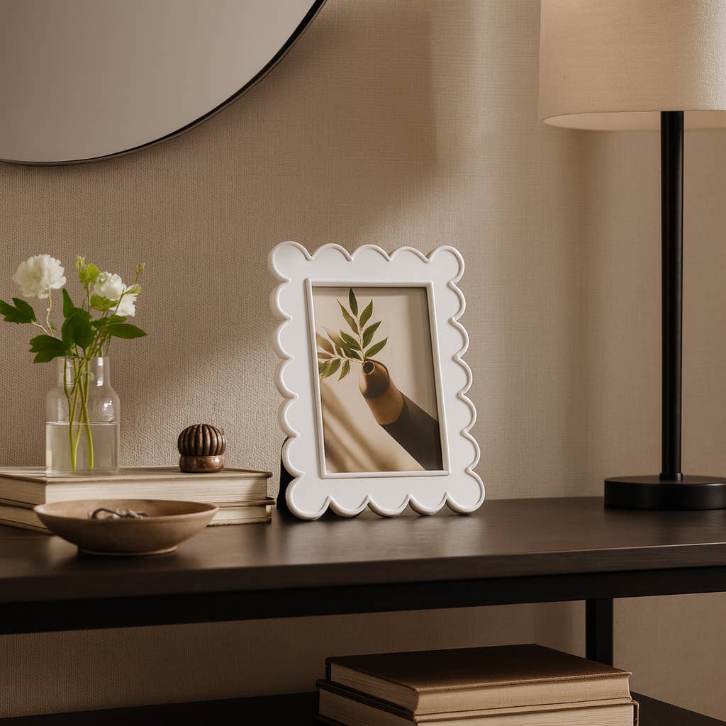 Decorative Scalloped Edge White Photo Frame