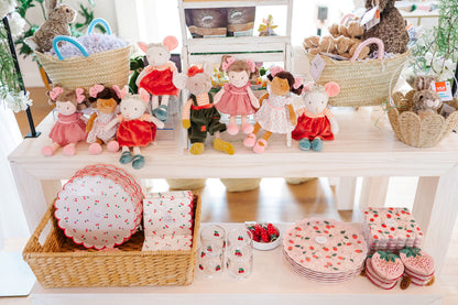 Strawberry Pattern Dinner Plates