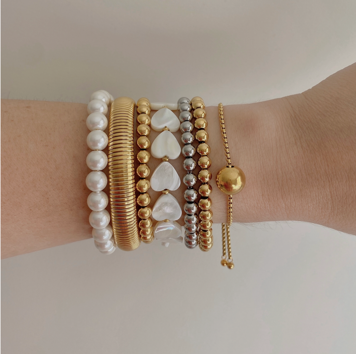 Heart Shaped Pearl Shell Bracelet - 18k Gold Plated