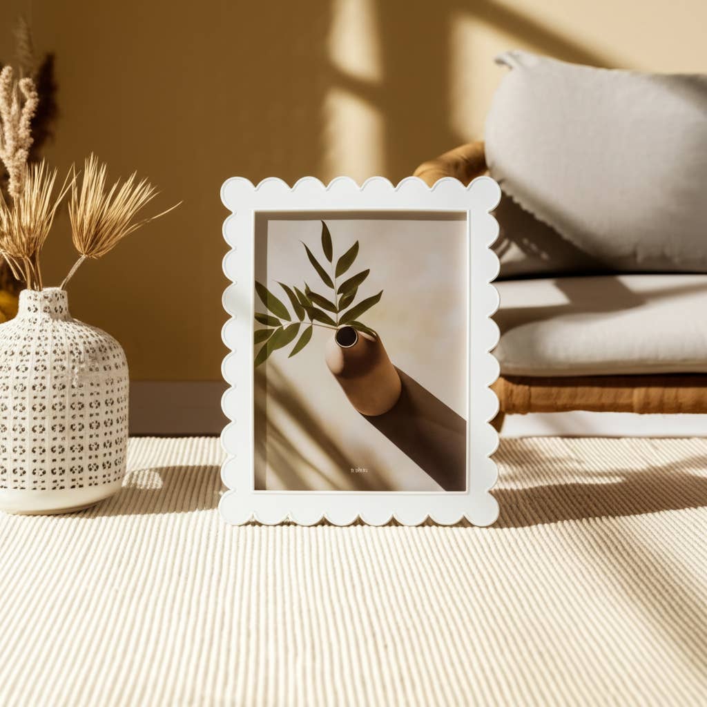 White resin picture frame with scalloped edge