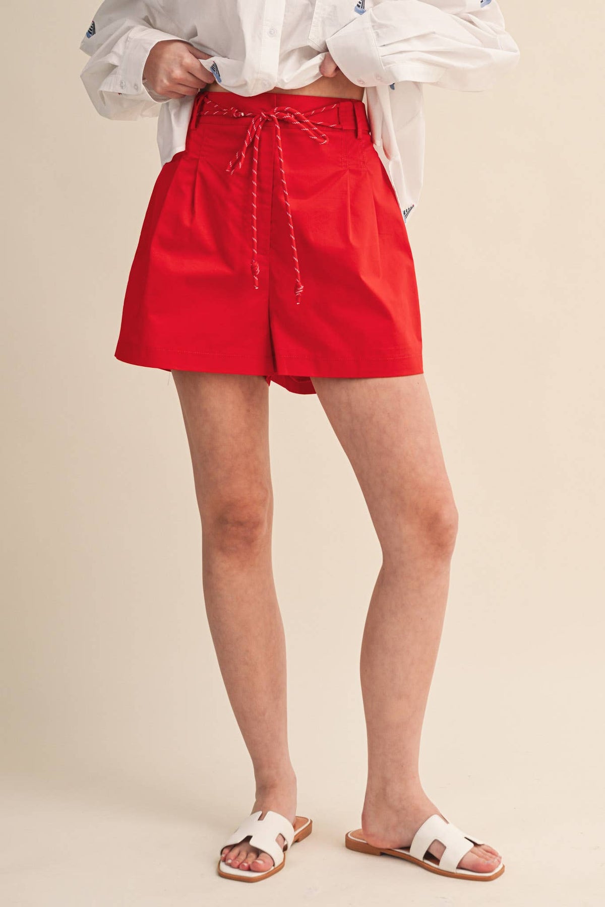 Rope Trim Belt Pleated Shorts