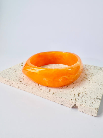 Marble-effect resin bangle bracelet