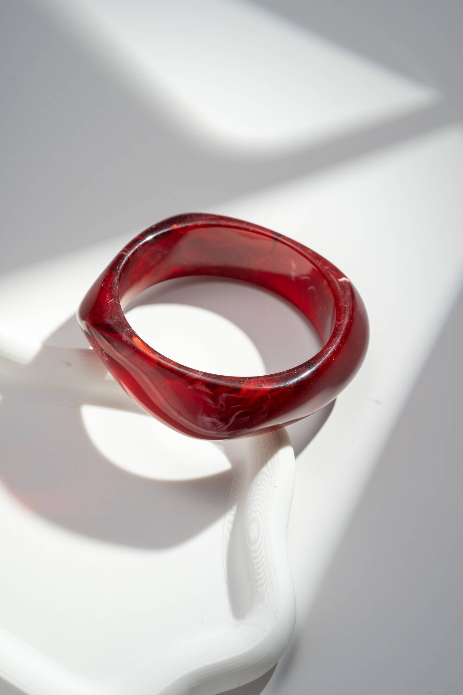 Marble-effect resin bangle bracelet