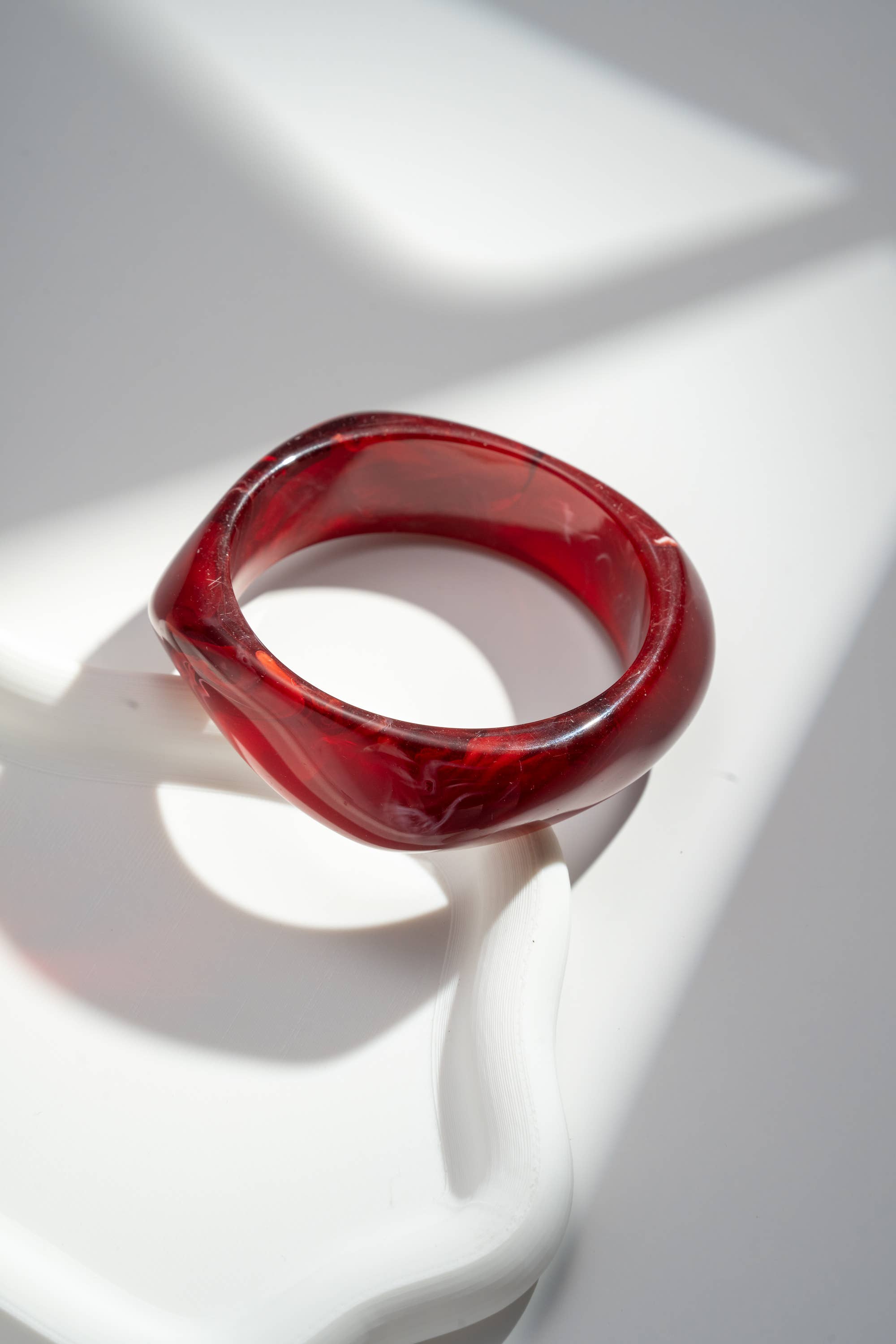 Marble-effect resin bangle bracelet