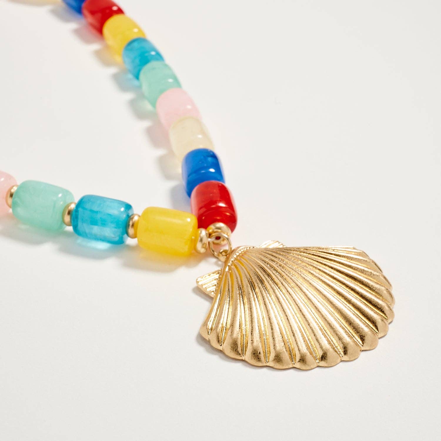 Gold Seashell Pendant Beaded Necklace