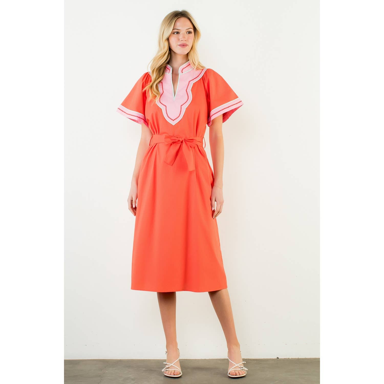 Short Sleeve Trimmed V-Neck Belted Dress