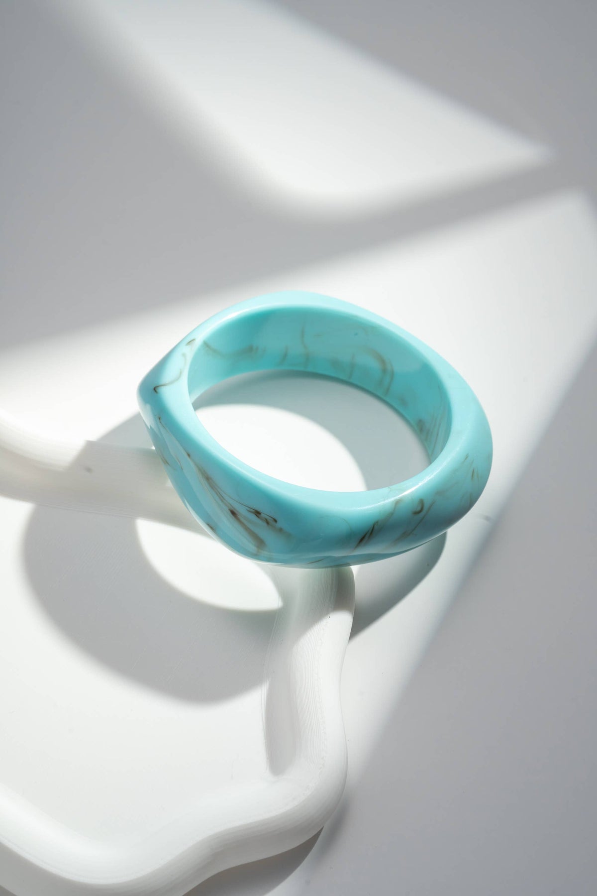 Marble-effect resin bangle bracelet