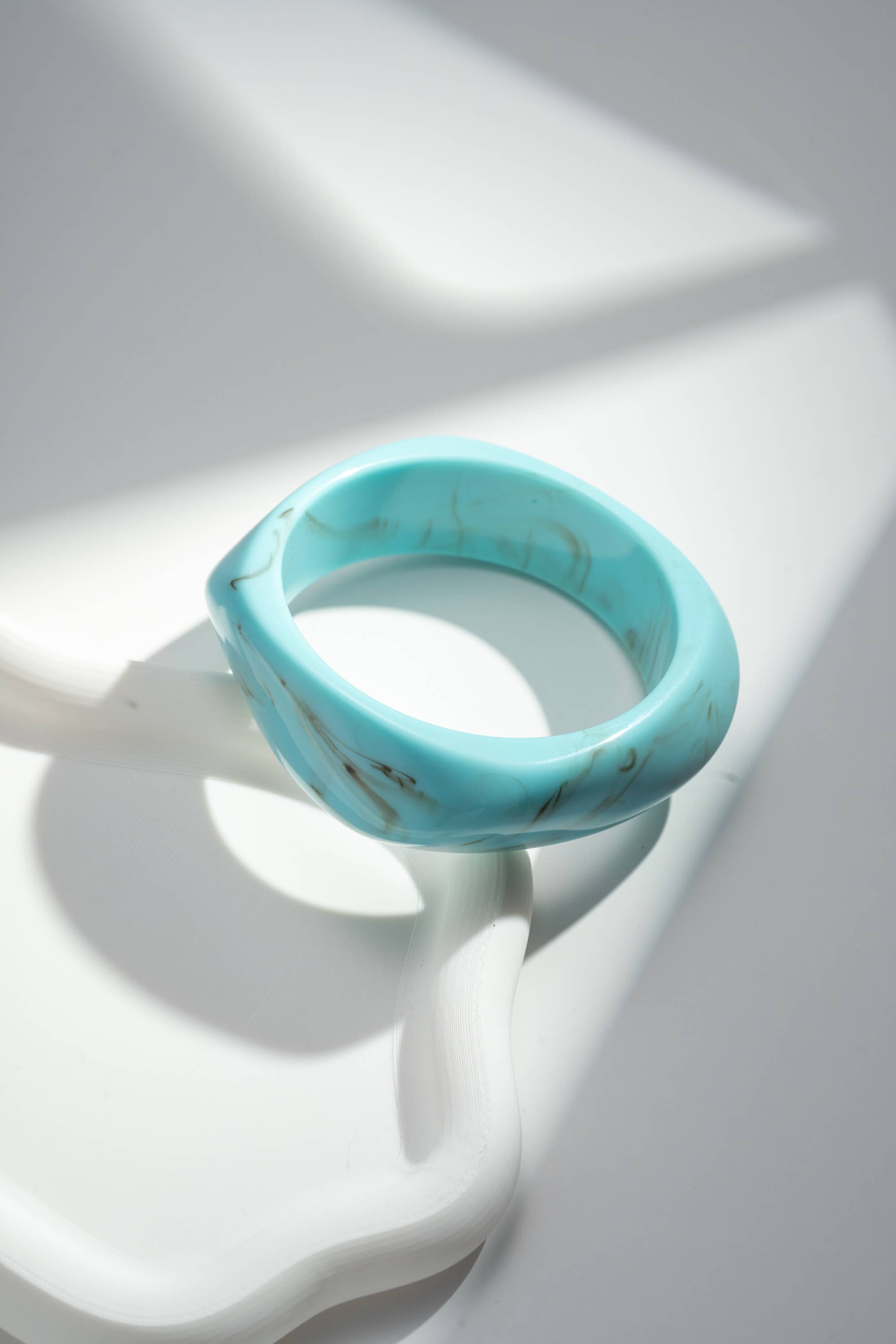 Marble-effect resin bangle bracelet