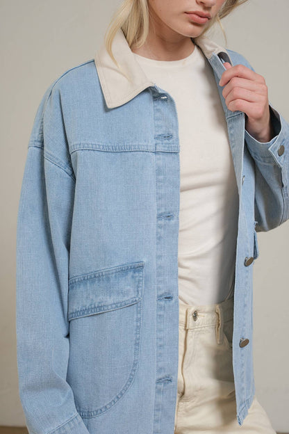 Contrast Collar Light Wash Denim Jacket