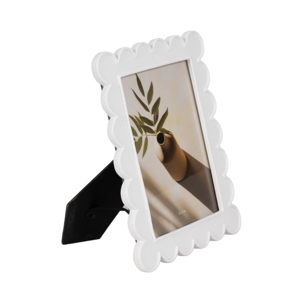 Decorative Scalloped Edge White Photo Frame